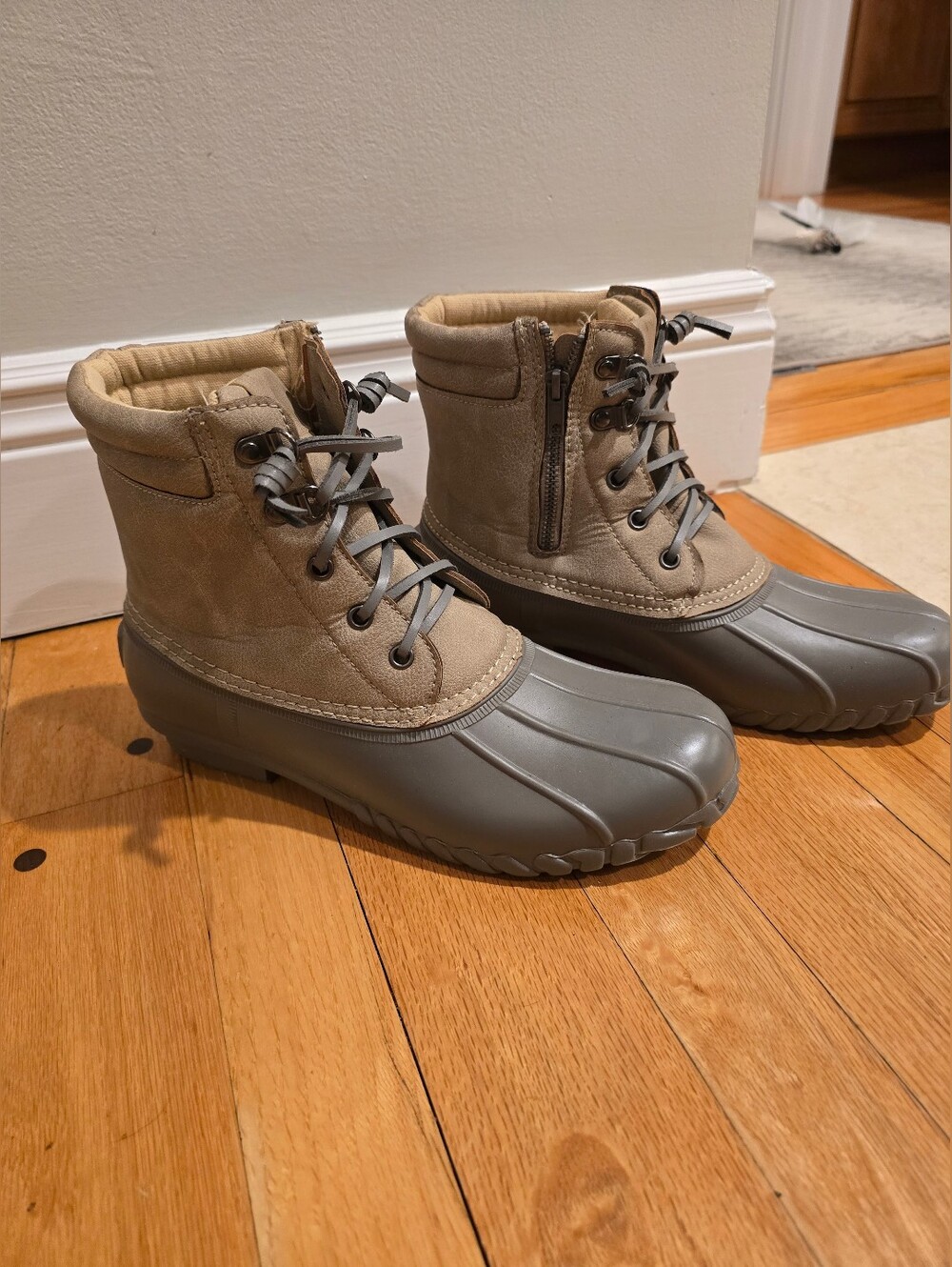 Nautica Womens Tan and Gray Waterproof Lace-Up Boots